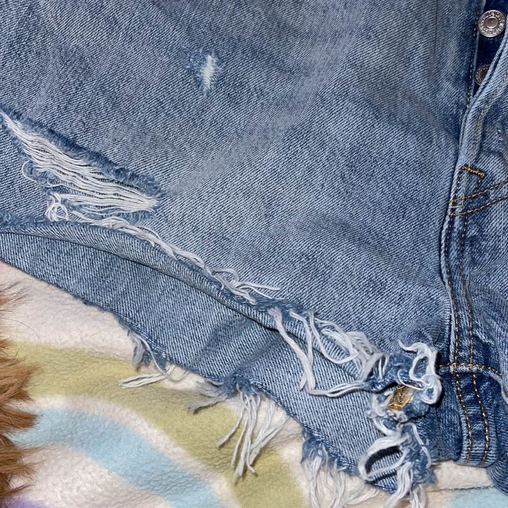 Free People // Levi’s 501 Cutoff Shorts🌛 - Picture 6 of 13